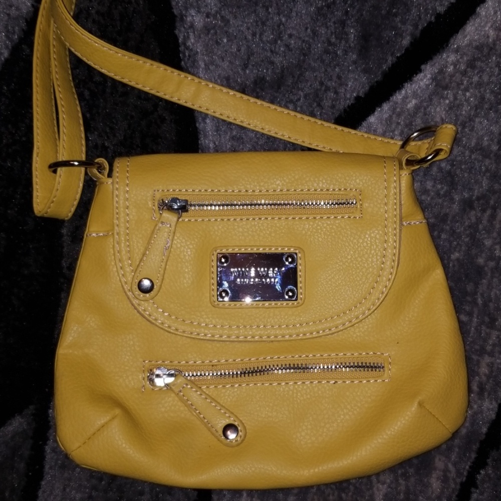 💛 Nine West Crossbody Purse - Picture 2 of 5